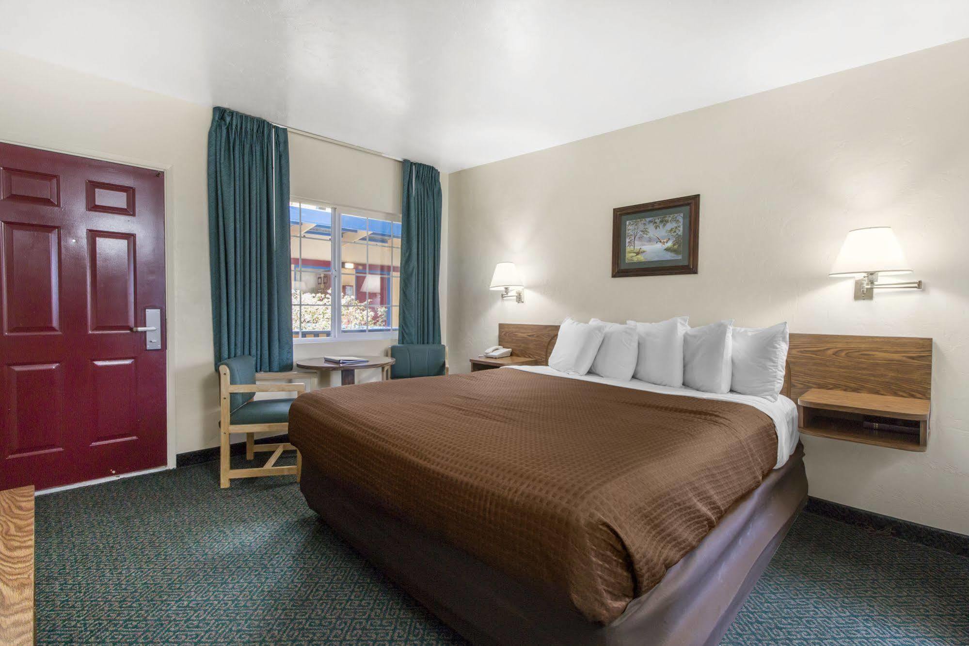 Motel Town House - Historic Old Town 2*
