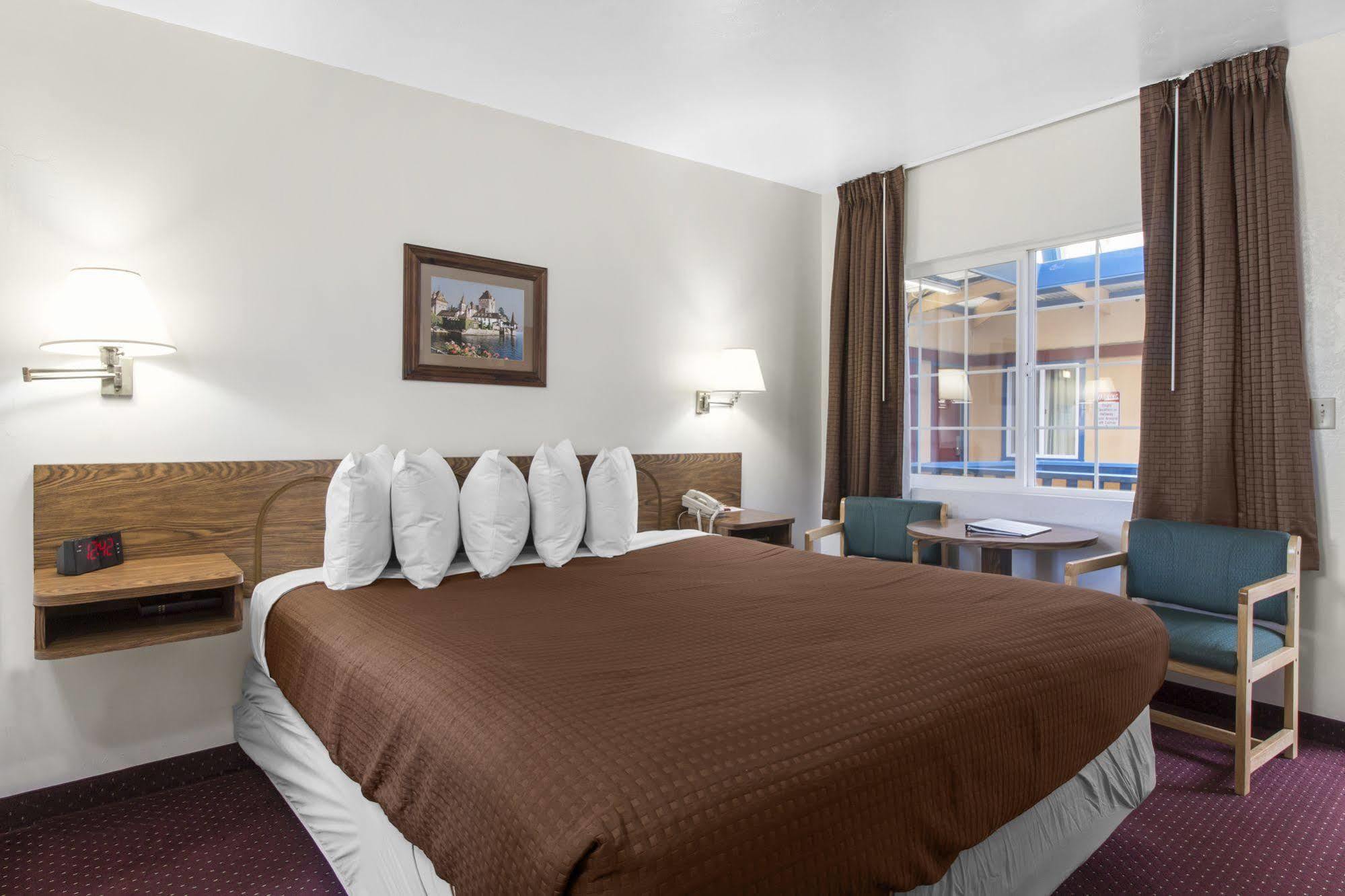 Motel Town House - Historic Old Town Eureka